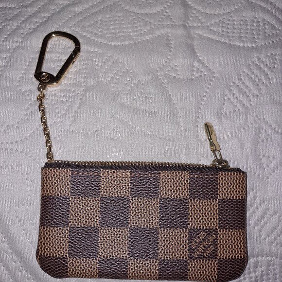 Louis Vuitton coin Keychain - Picture 2 of 3